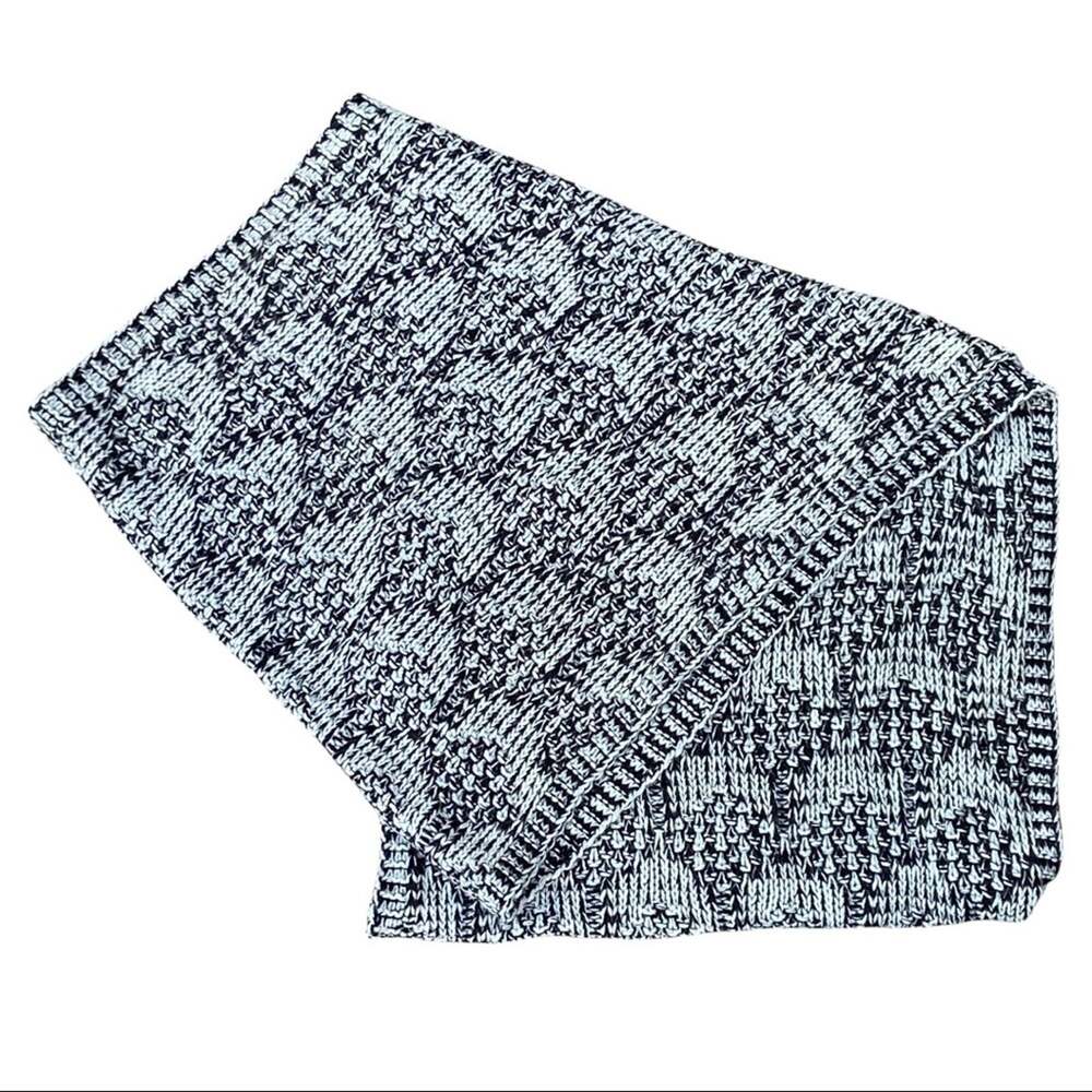 Cost Plus World Market Black And White Knit Infinity Scarf 16” x 33”